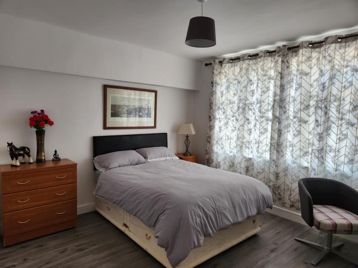 White House Ensuite Double Bedroom