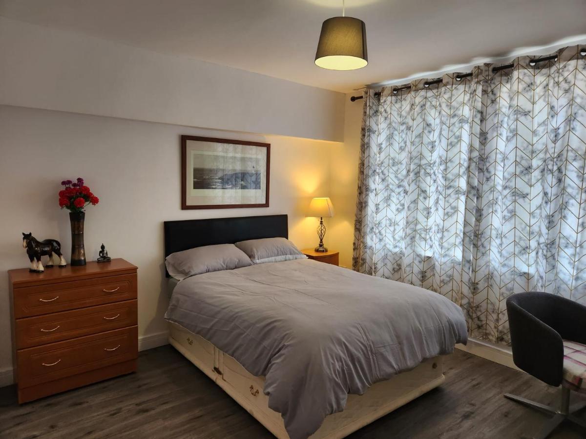 Homestay White House Ensuite Double Bedroom Warrington (Cheshire)