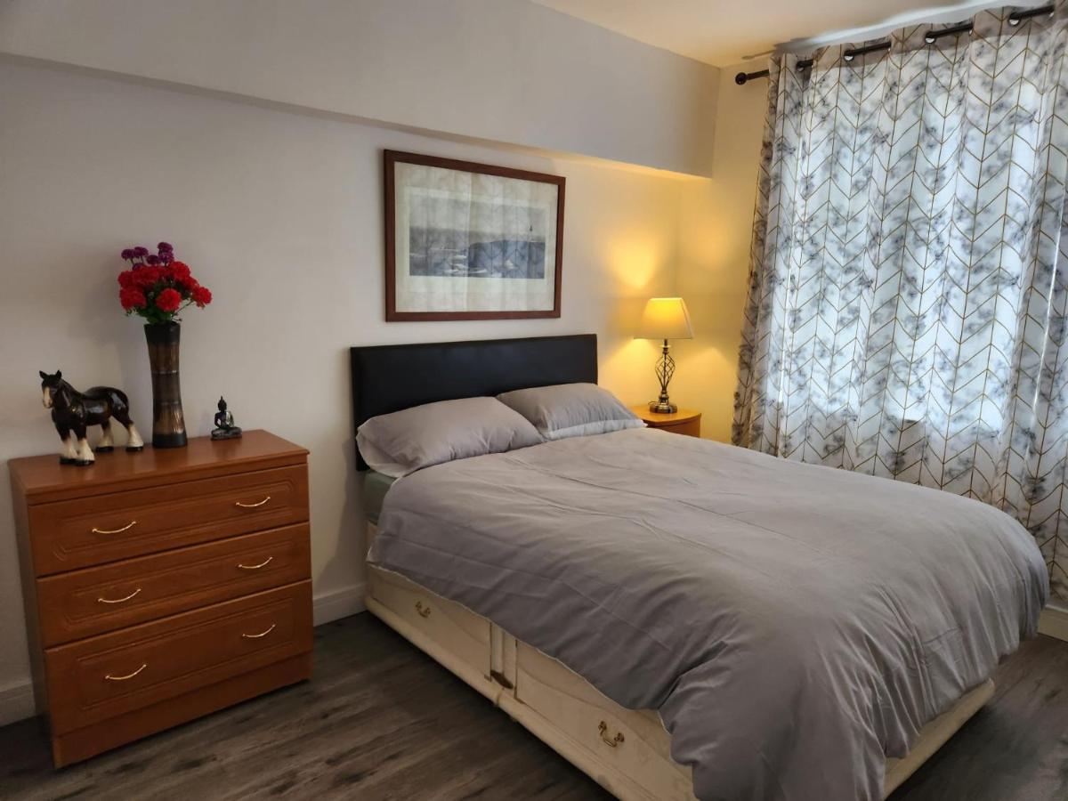 Homestay White House Ensuite Double Bedroom *