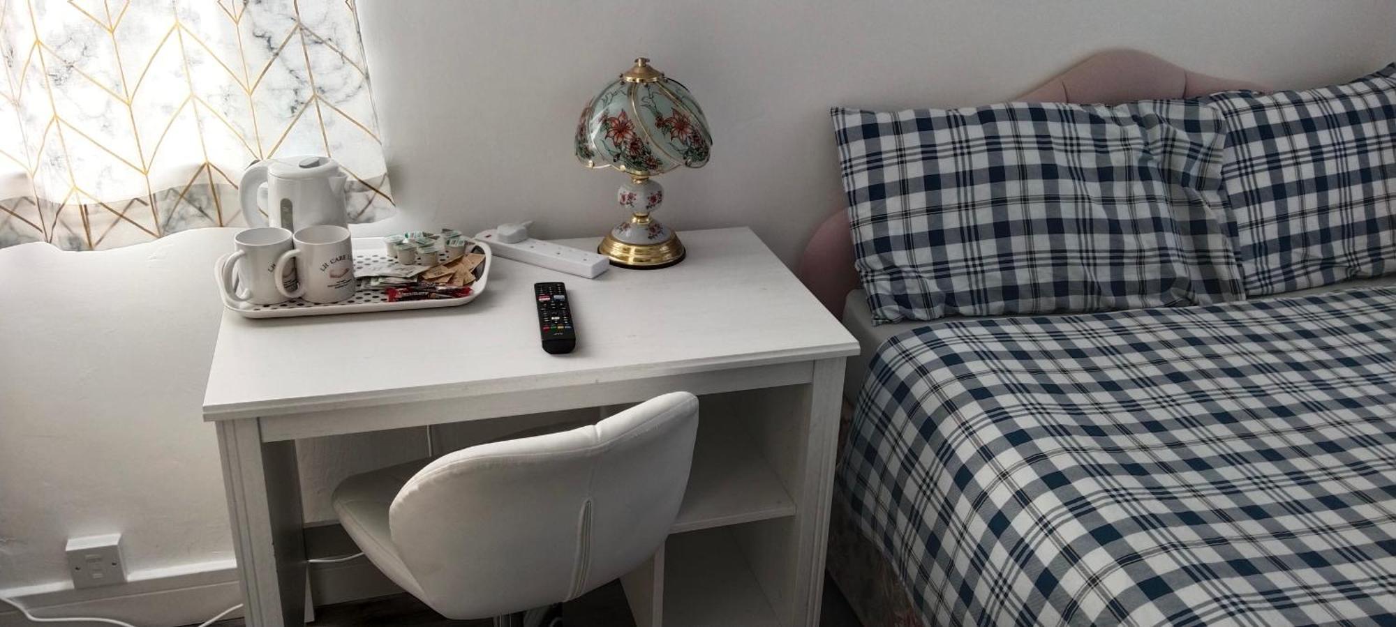 Homestay White House Ensuite Double Bedroom Warrington (Cheshire)