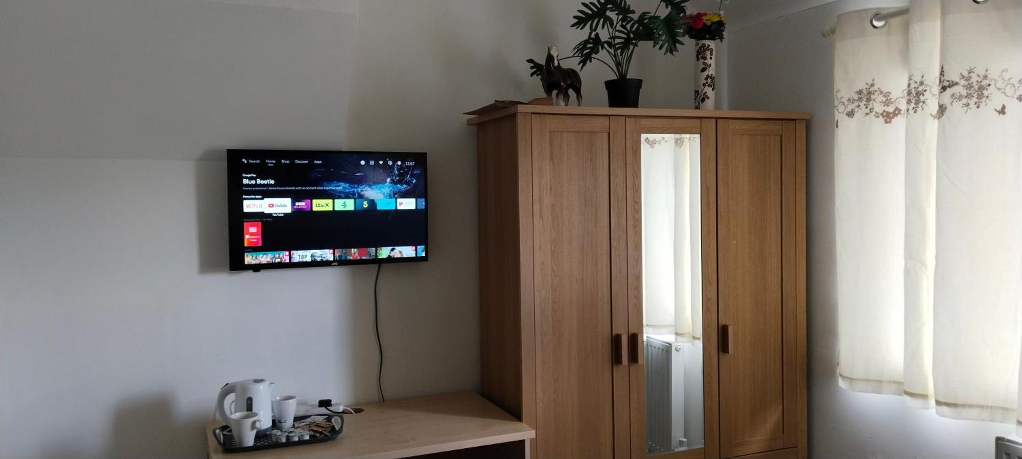 White House Ensuite Double Bedroom Warrington (Cheshire)