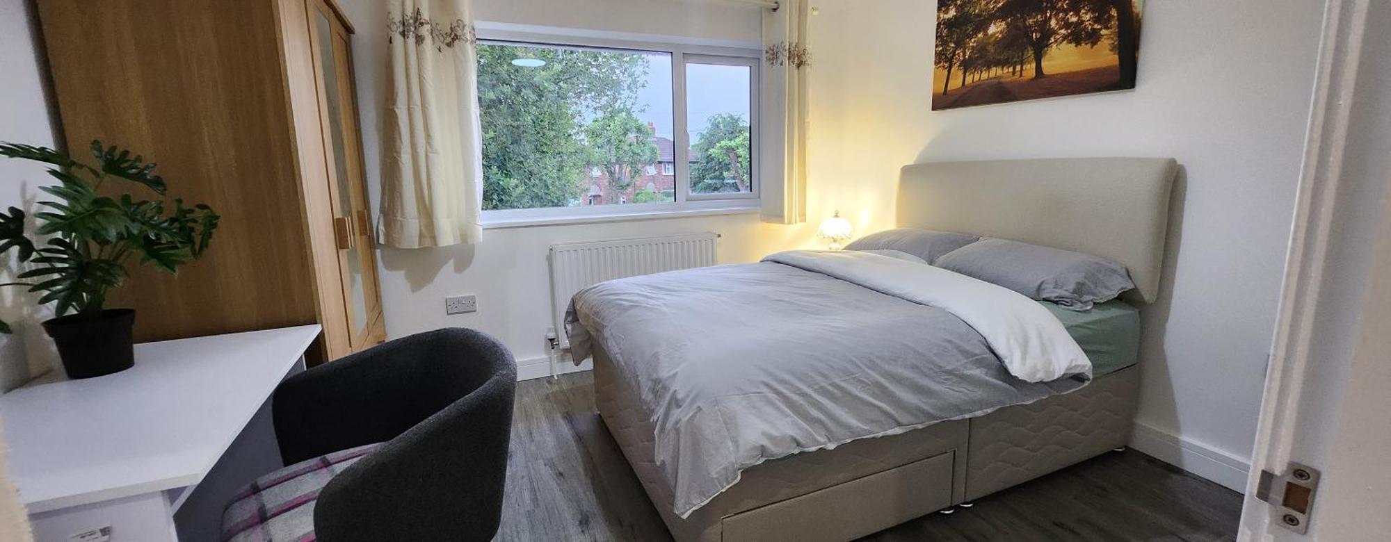 White House Ensuite Double Bedroom Homestay *