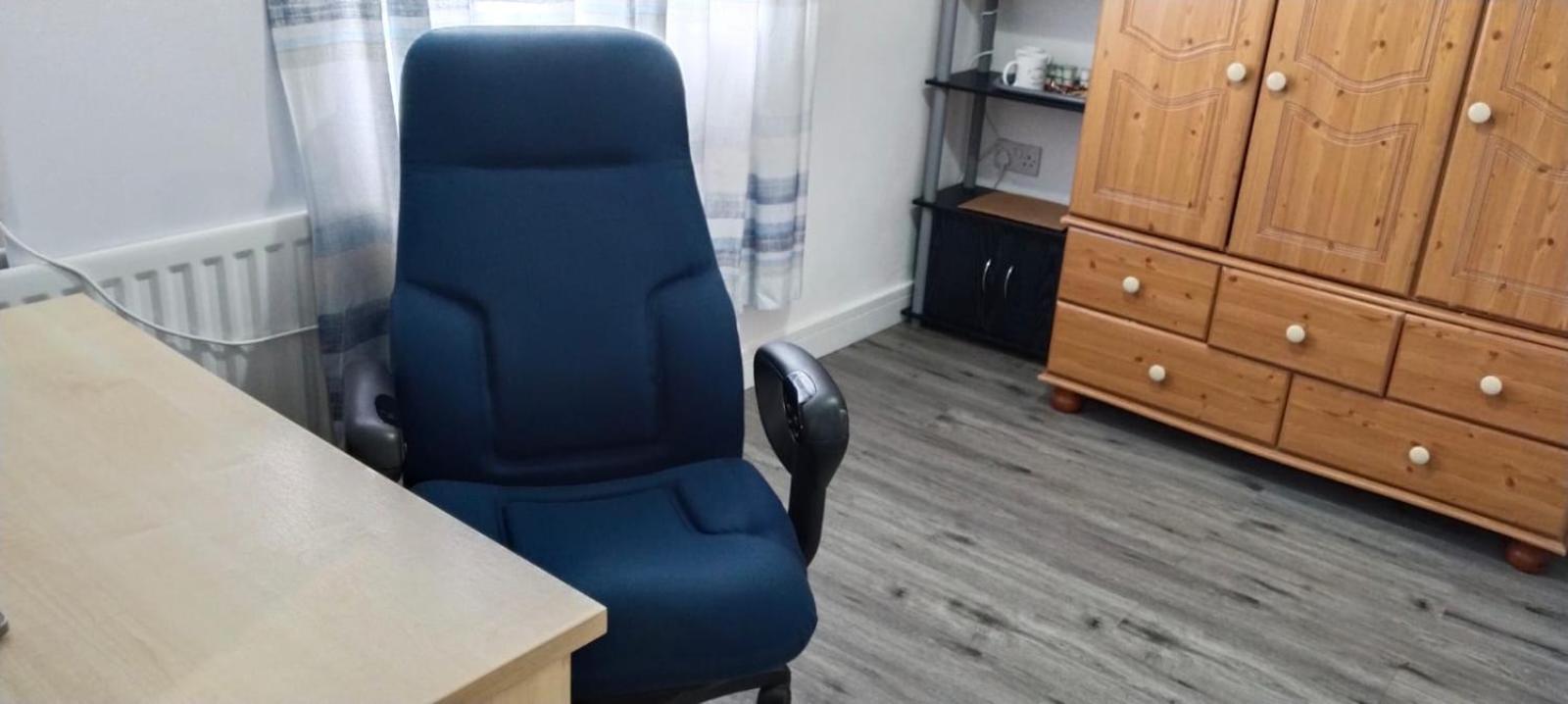 Homestay White House Ensuite Double Bedroom *